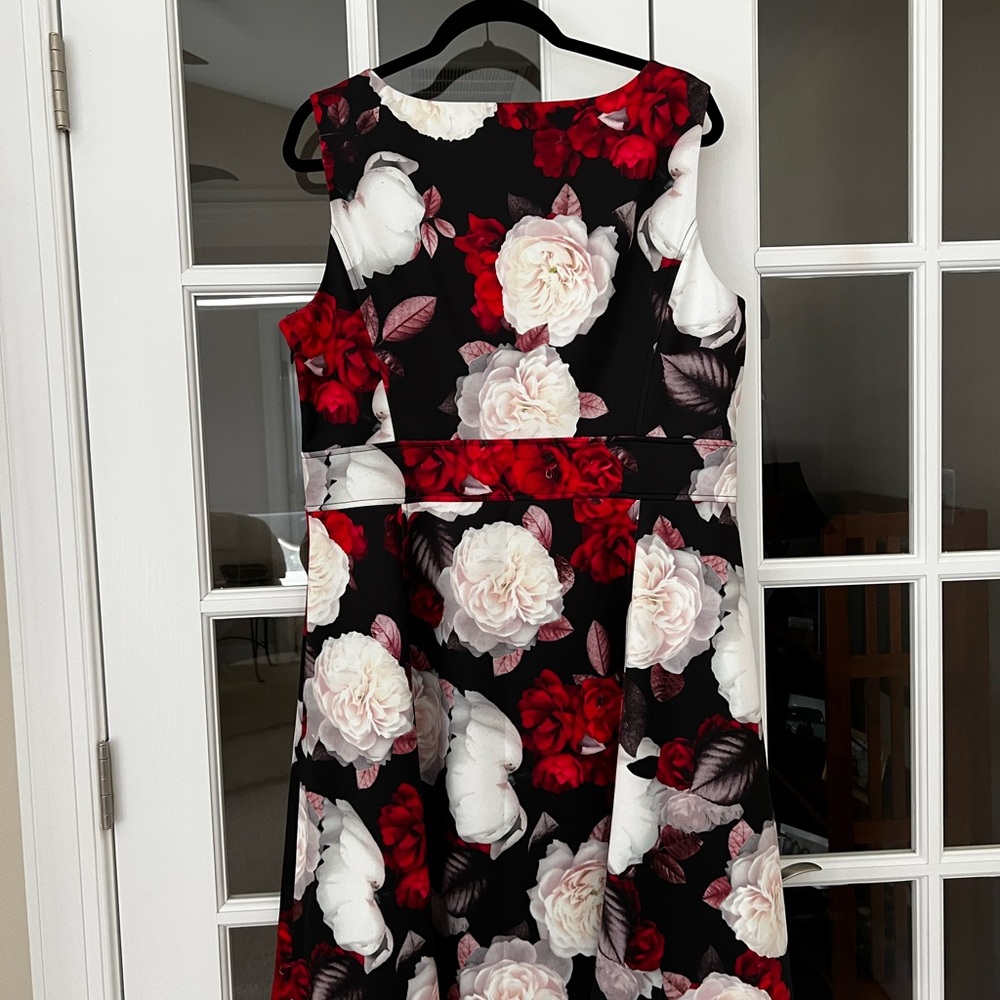 Nine West dress multi-colored. Size 16.
